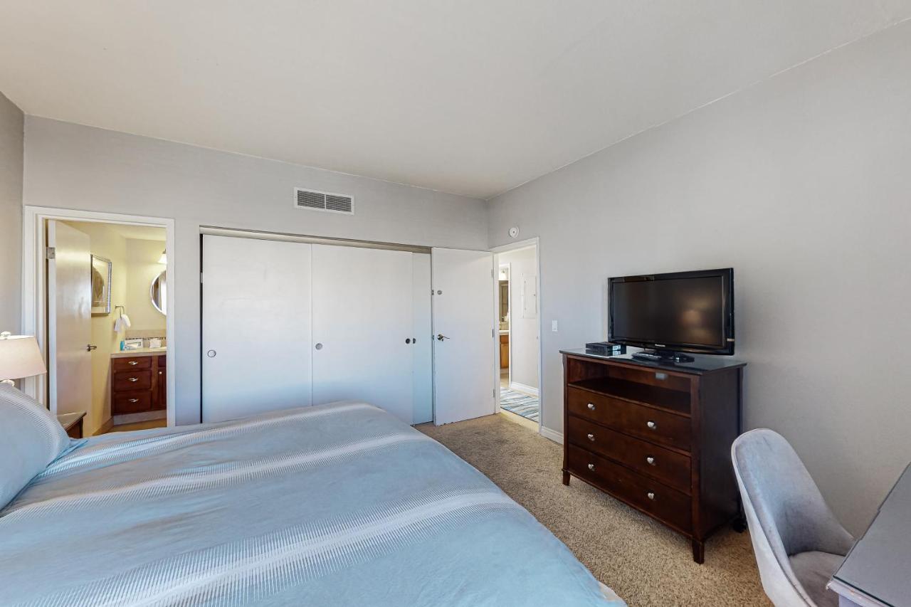 Apartamento Sand & Sea: Paradise On The Prom Seaside Exterior foto